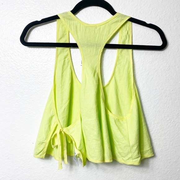 Urban Outfitters Kimchi Blue Lime Green Medium Crop Tank Top NEW WITH TAGS - Picture 4 of 4